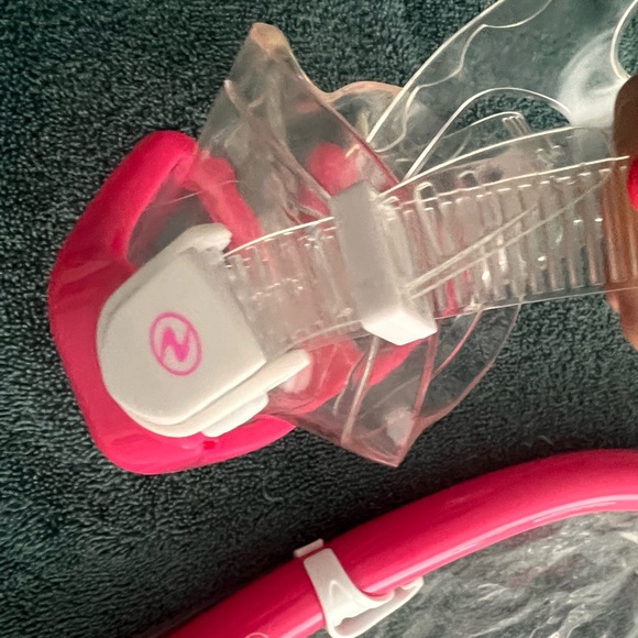 AQUA LUNG SWIM MASK AND SNORKEL- NWOT PINK/ WHITE -ADULT - Picture 7 of 12